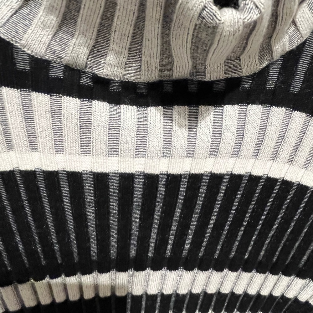 STYLE AND CO stretch turtle neck sweater top - Picture 4 of 4